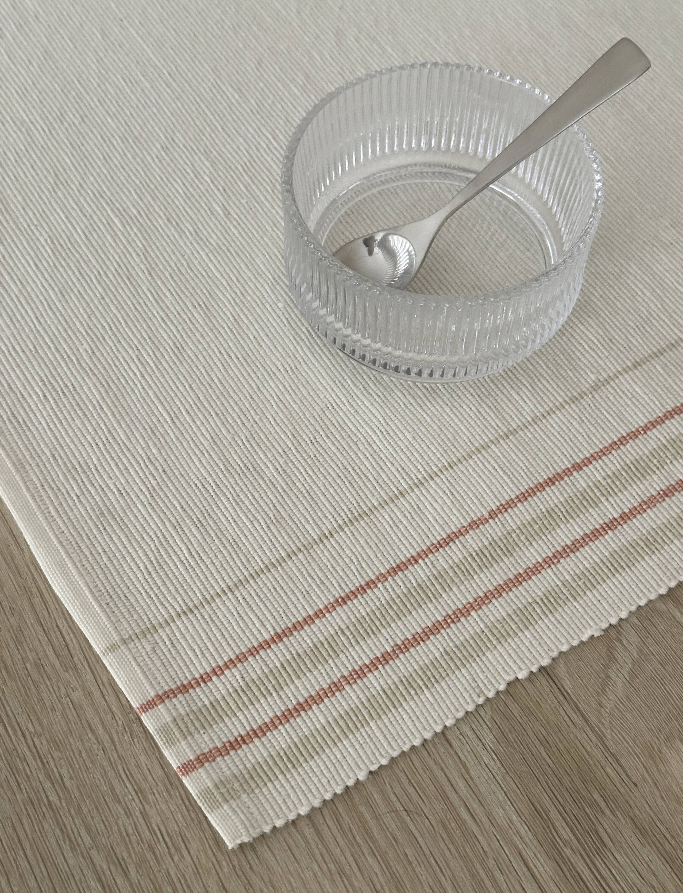 Vibeke Klint bordstablett neutral linje 33x48 cm red
