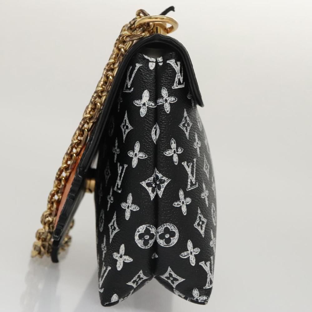 Louis Vuitton Shoulder Bags