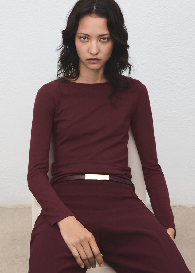 Long-sleeved fine-knit sweater