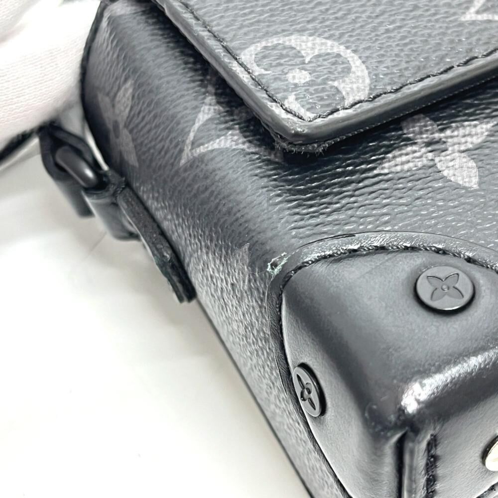 Louis Vuitton Shoulder Bags