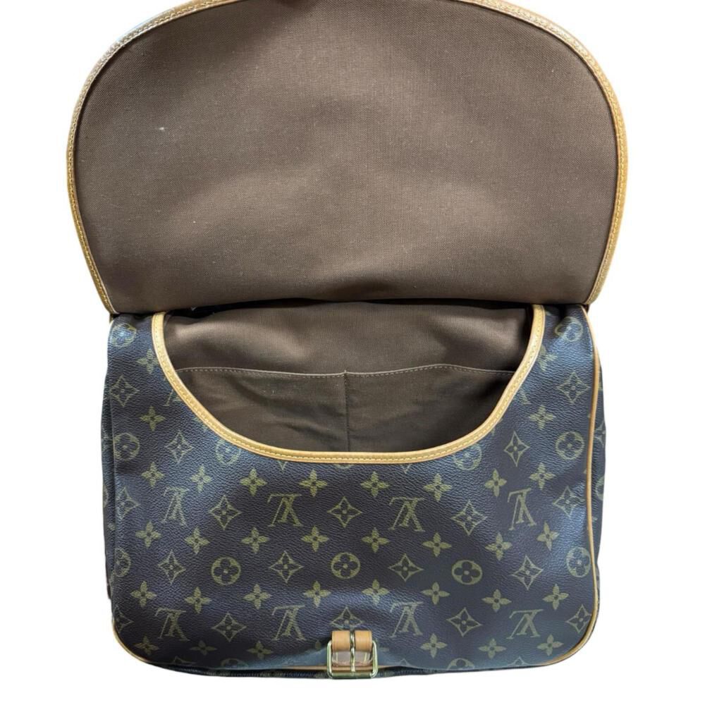 Louis Vuitton Saumur