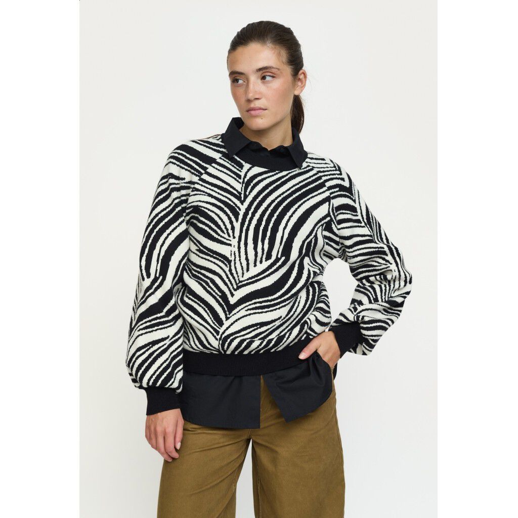 SRLynn Pattern Knit