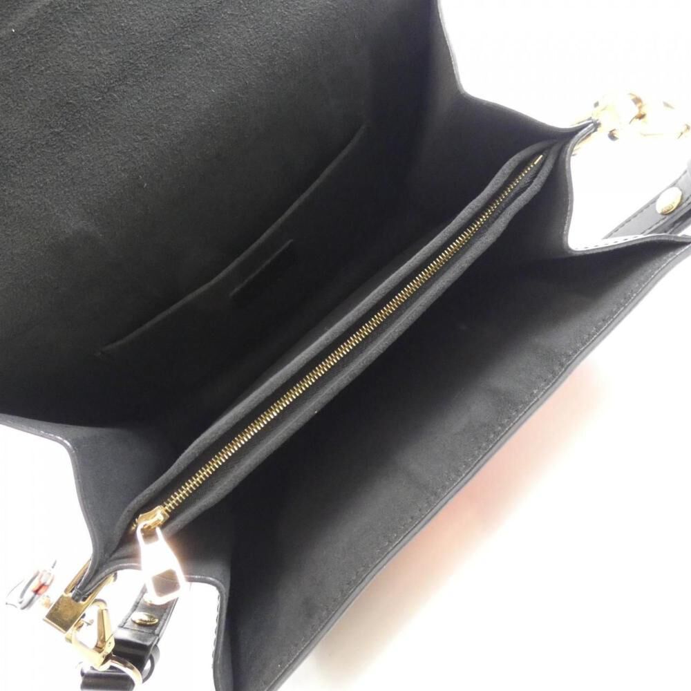 Louis Vuitton Shoulder Bags