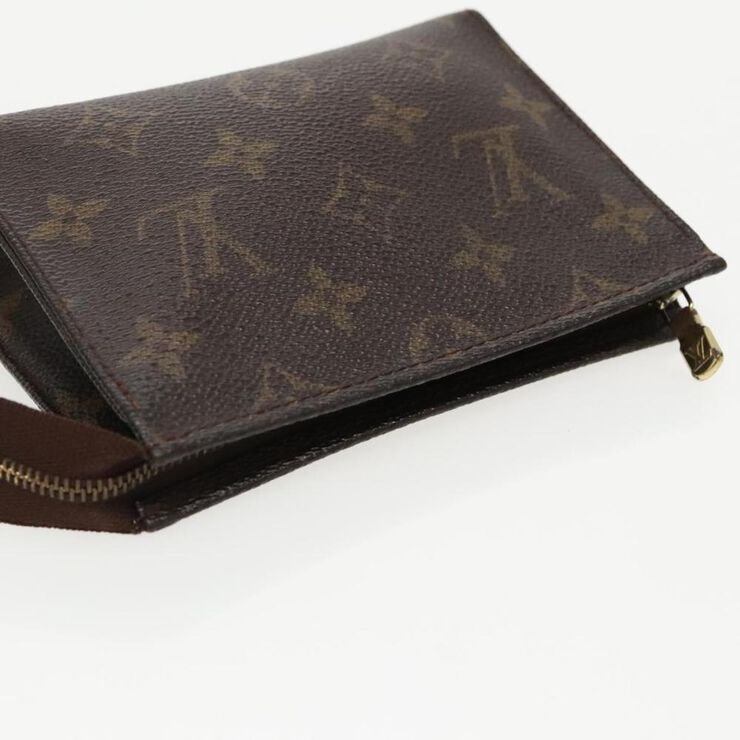 Louis Vuitton Poche Toilette