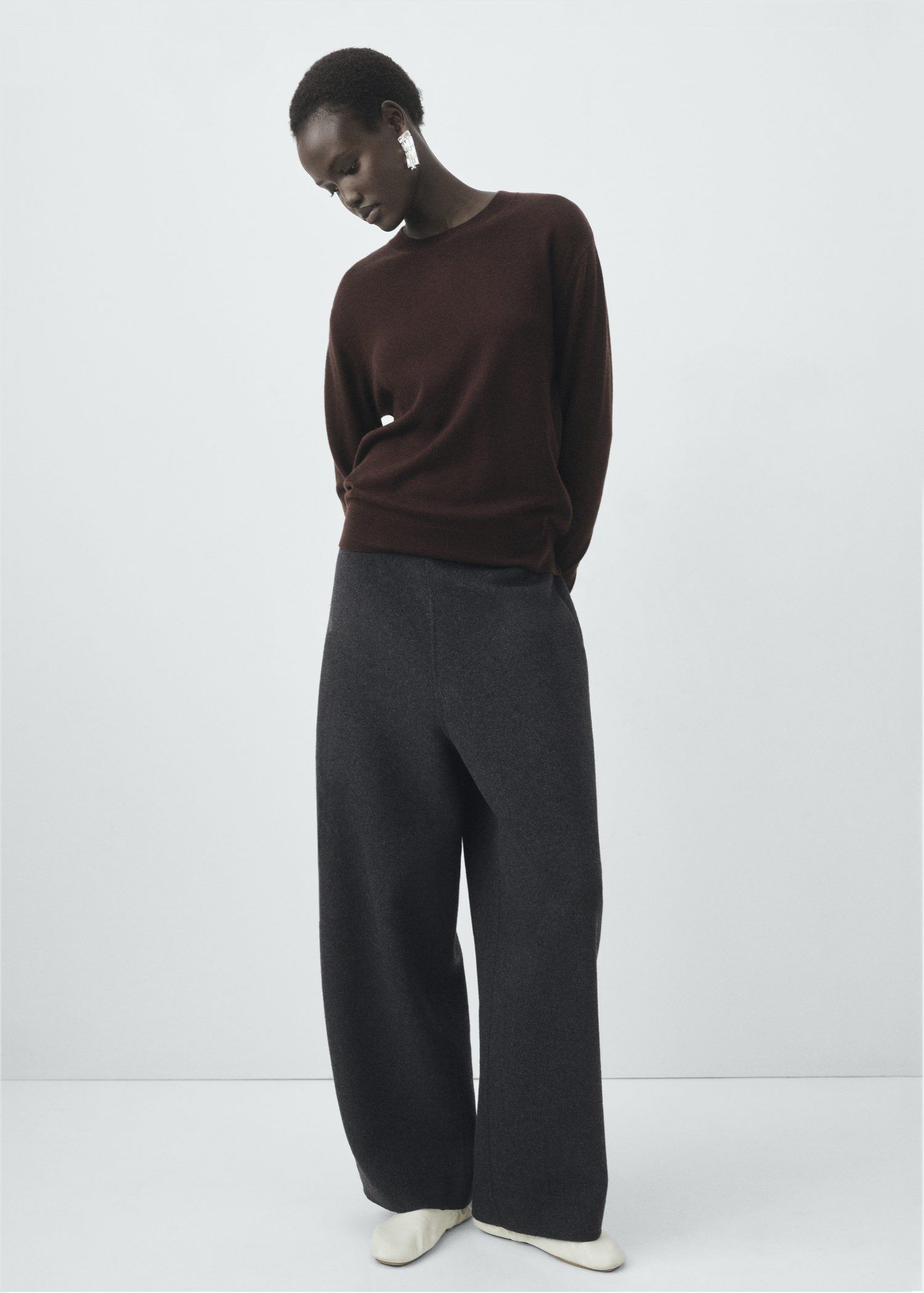 100% wool fine-knit sweater