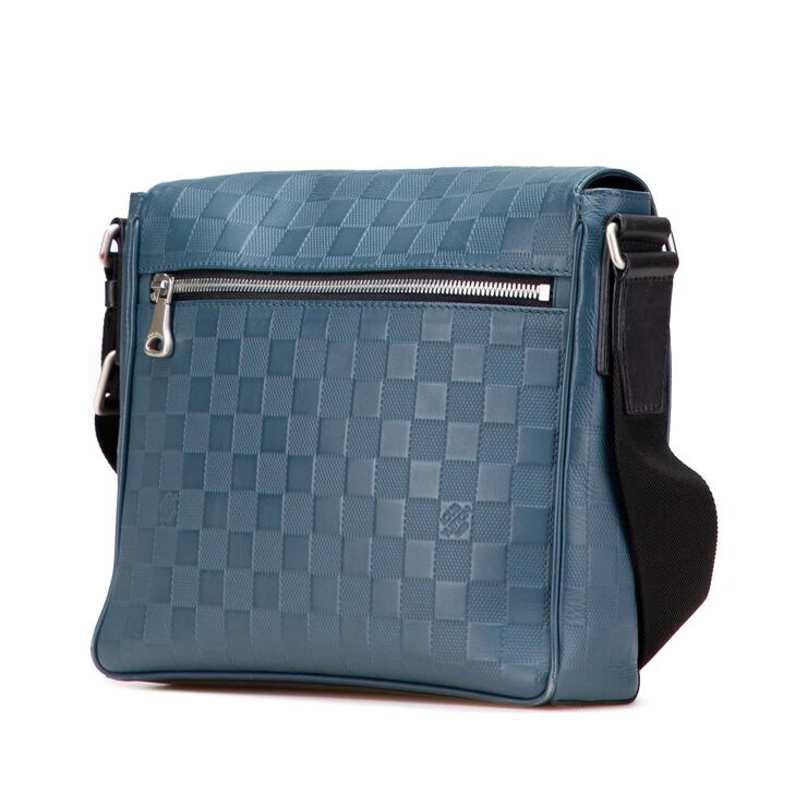 Louis Vuitton District