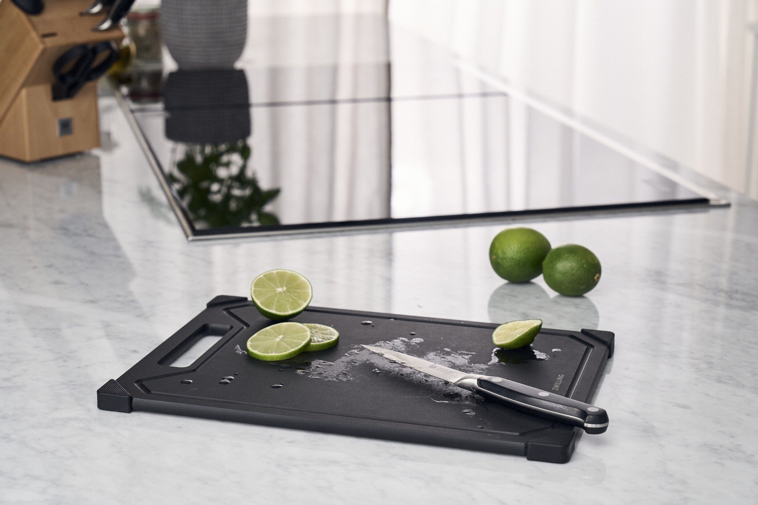 31 cm x 21 cm, Sk&auml;rbr&auml;dor, Svart