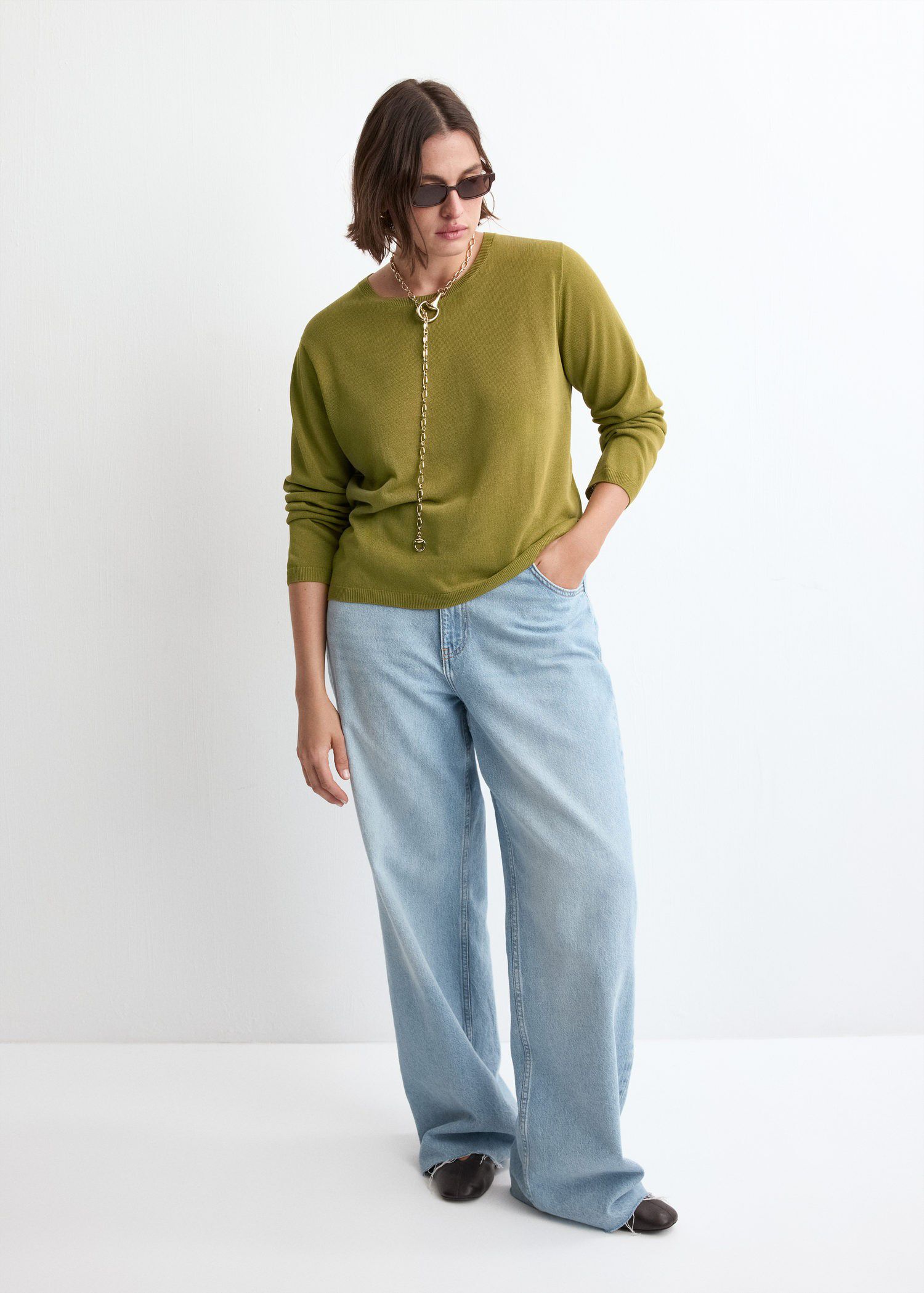 Long-sleeve knitted sweater