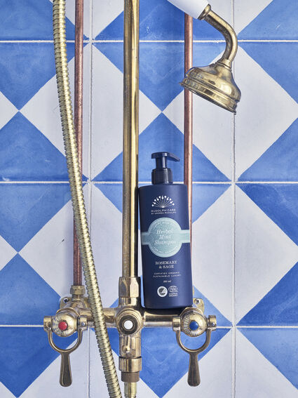 Herbal Mint Shampoo 390 ml.