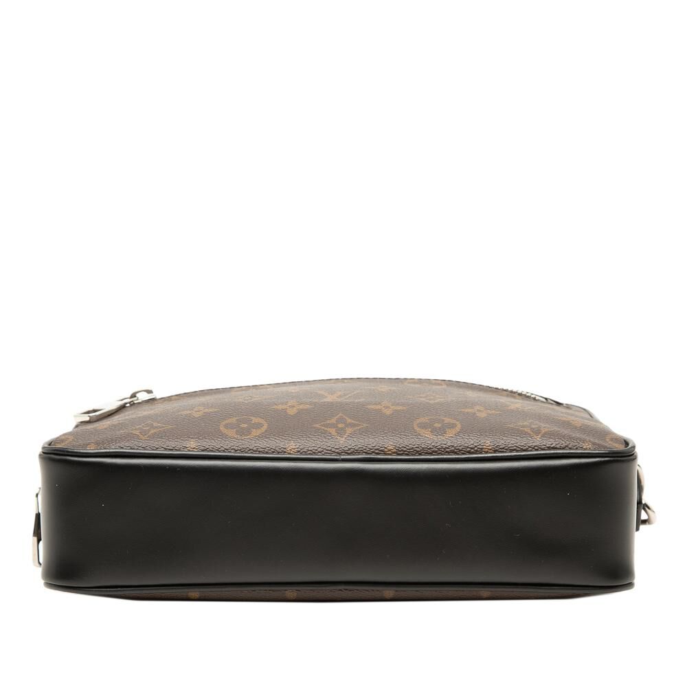 Louis Vuitton Clutch