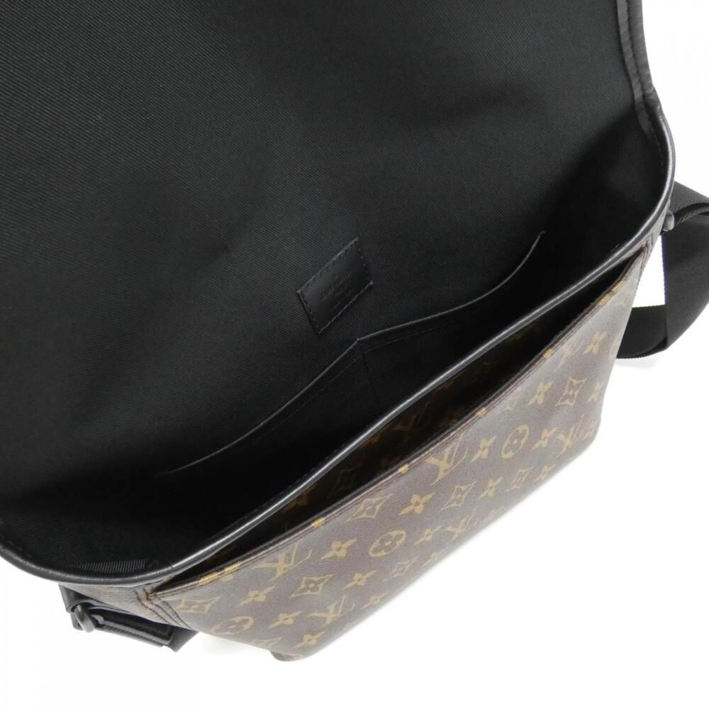 Louis Vuitton Shoulder Bags