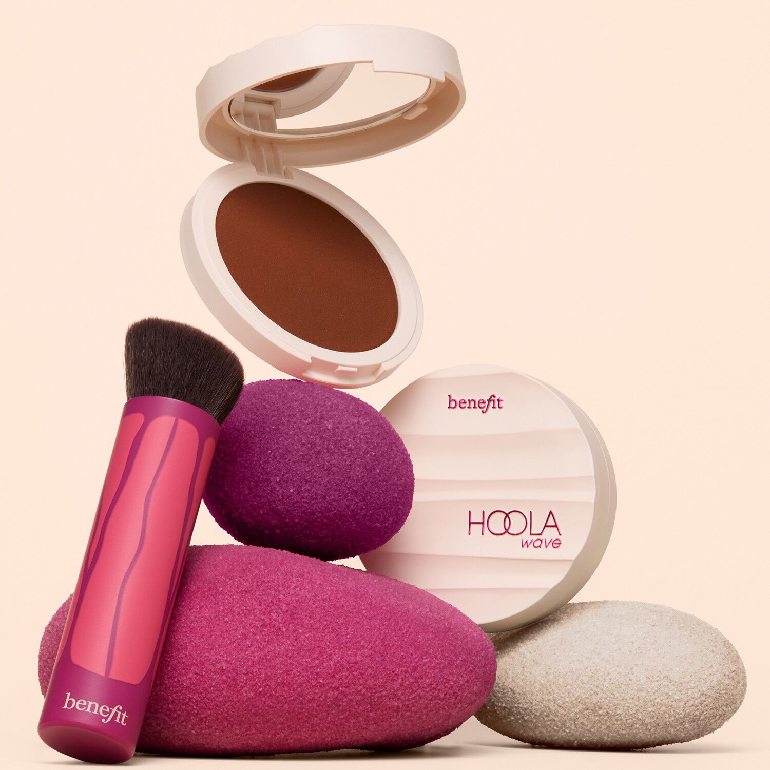 Hoola Wavemaker bronzing balm brush