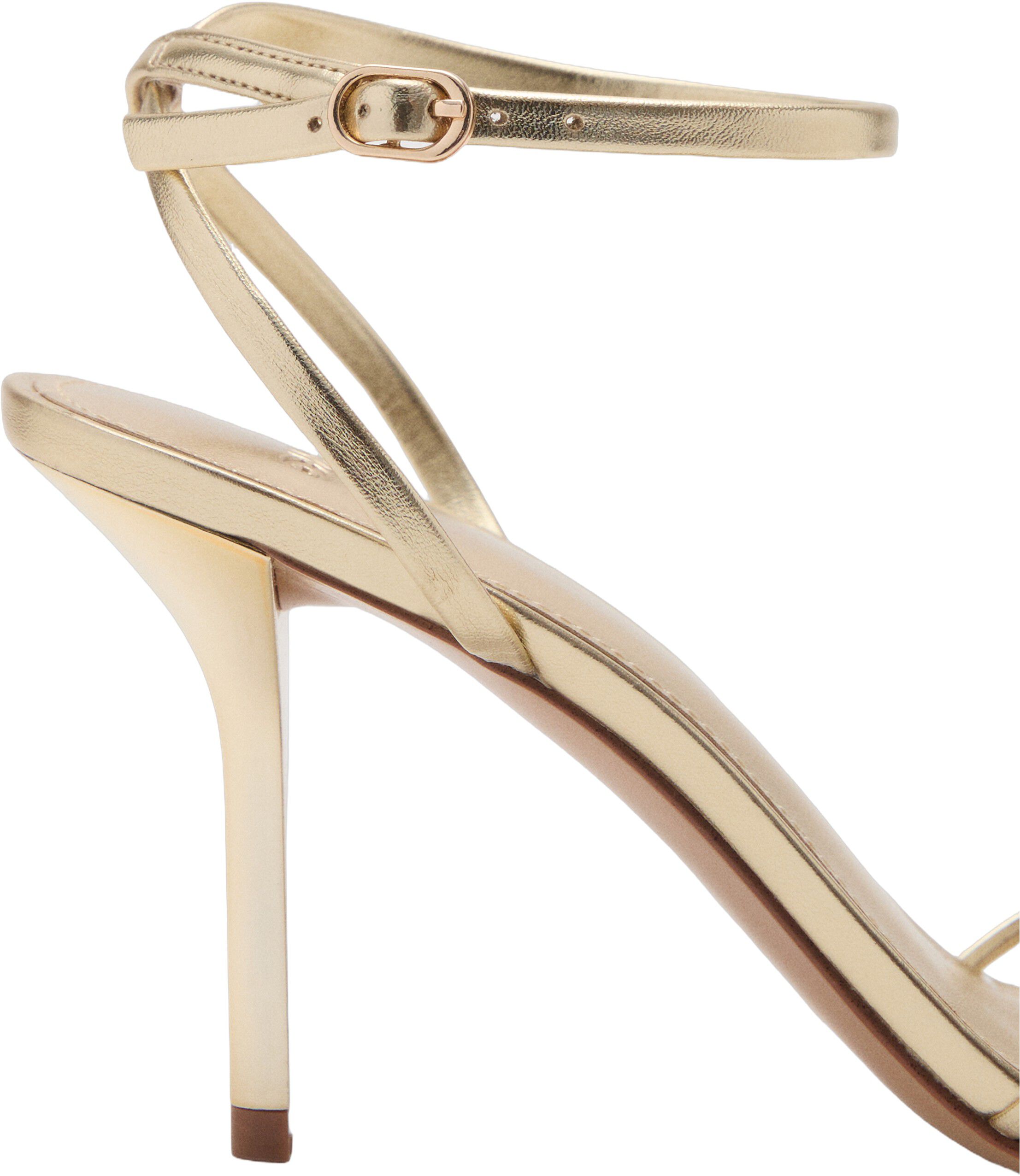 Heeled sandal with crossed straps