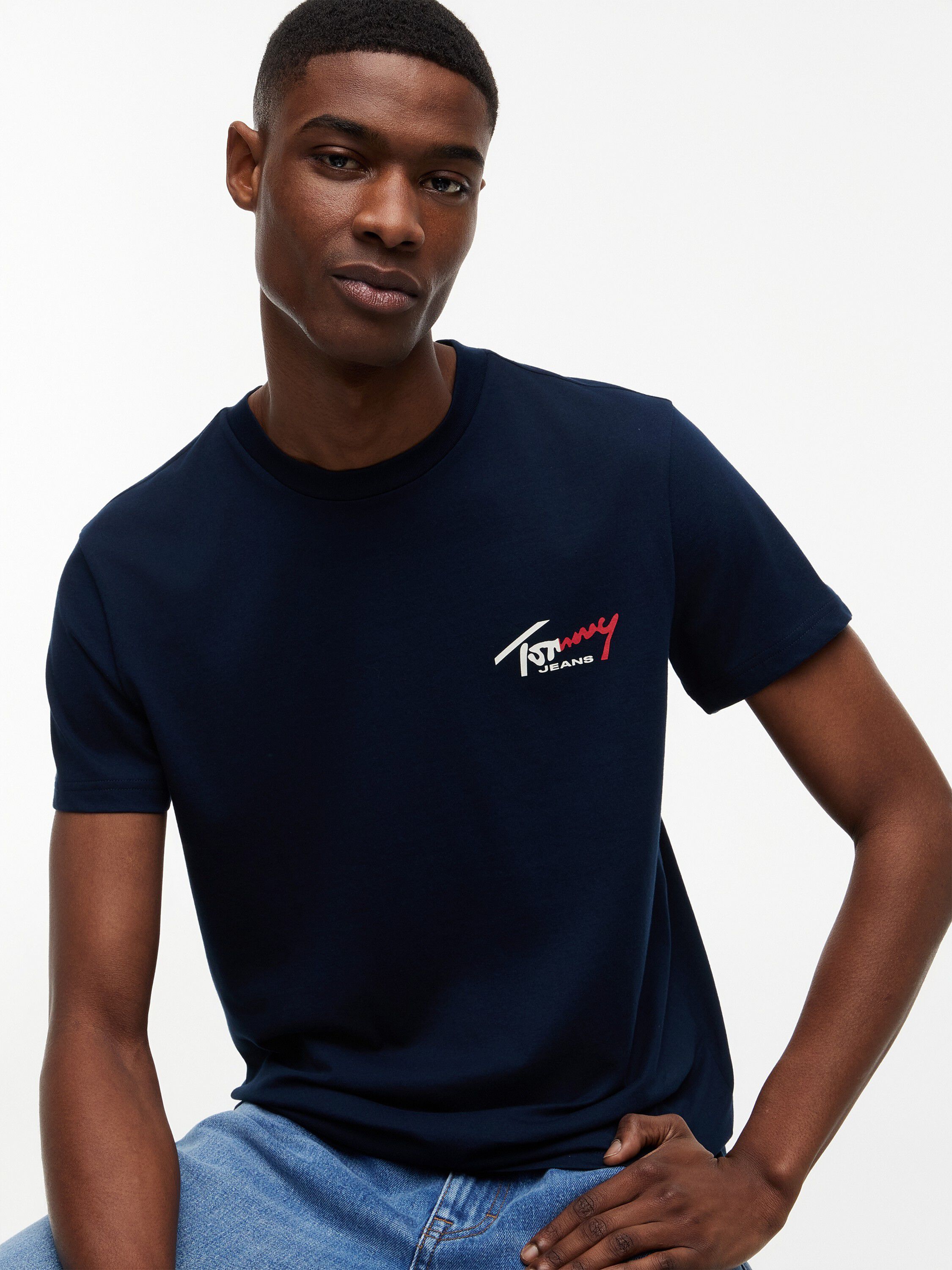 TJM SLIM SIGN CHEST SS TEE EXT