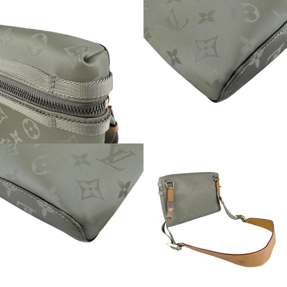Louis Vuitton Shoulder Bags