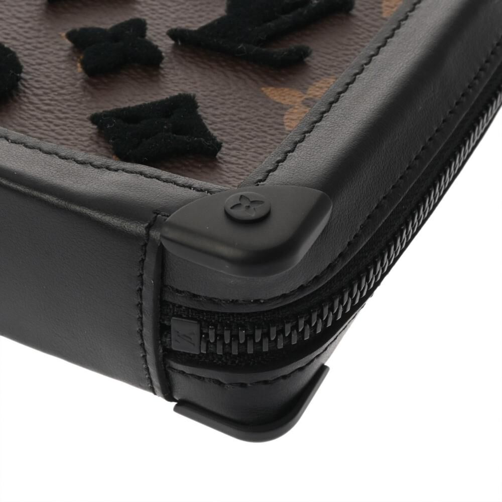 Louis Vuitton Clutch