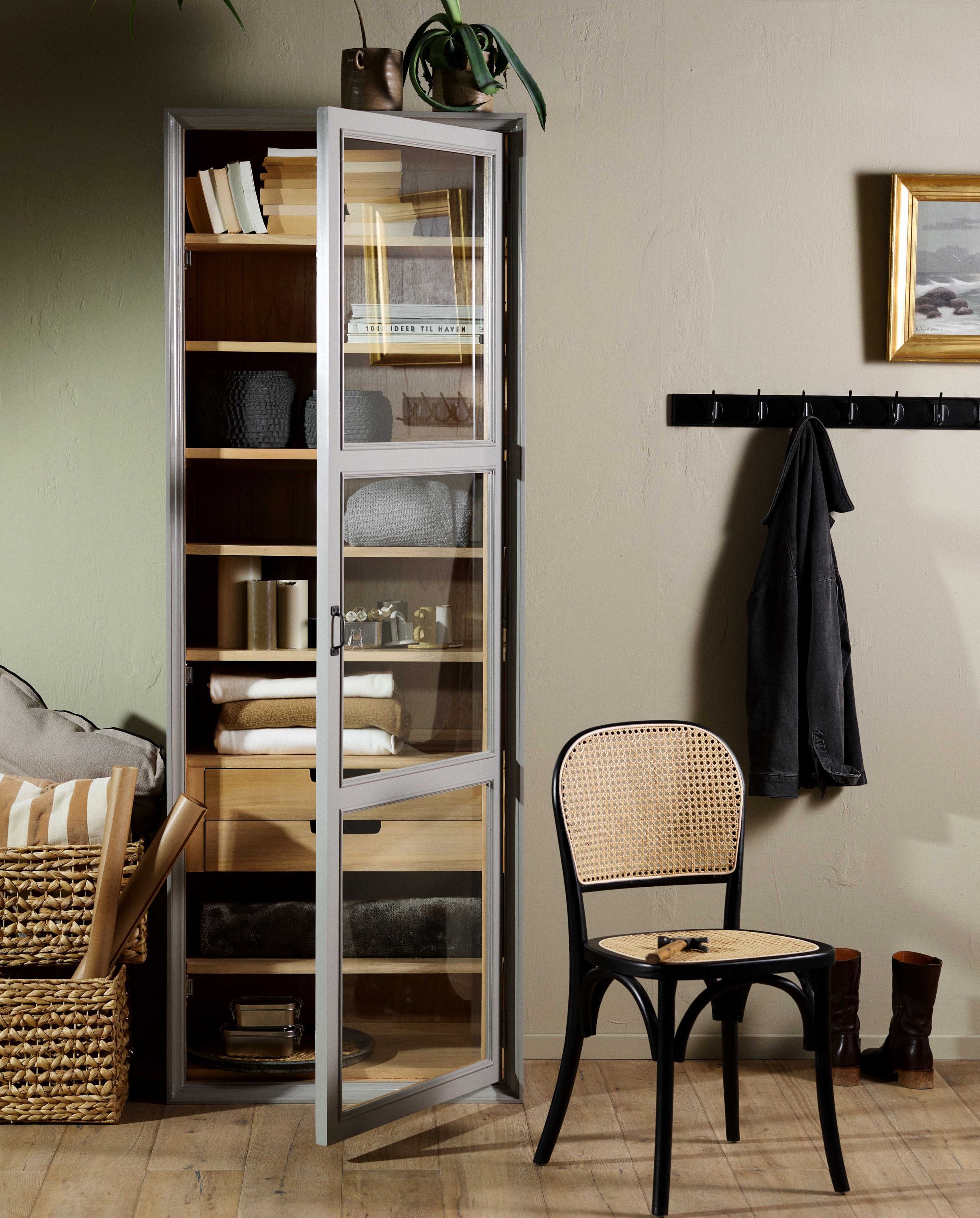 EDGY coat rack, 8 hooks - black w. black finish