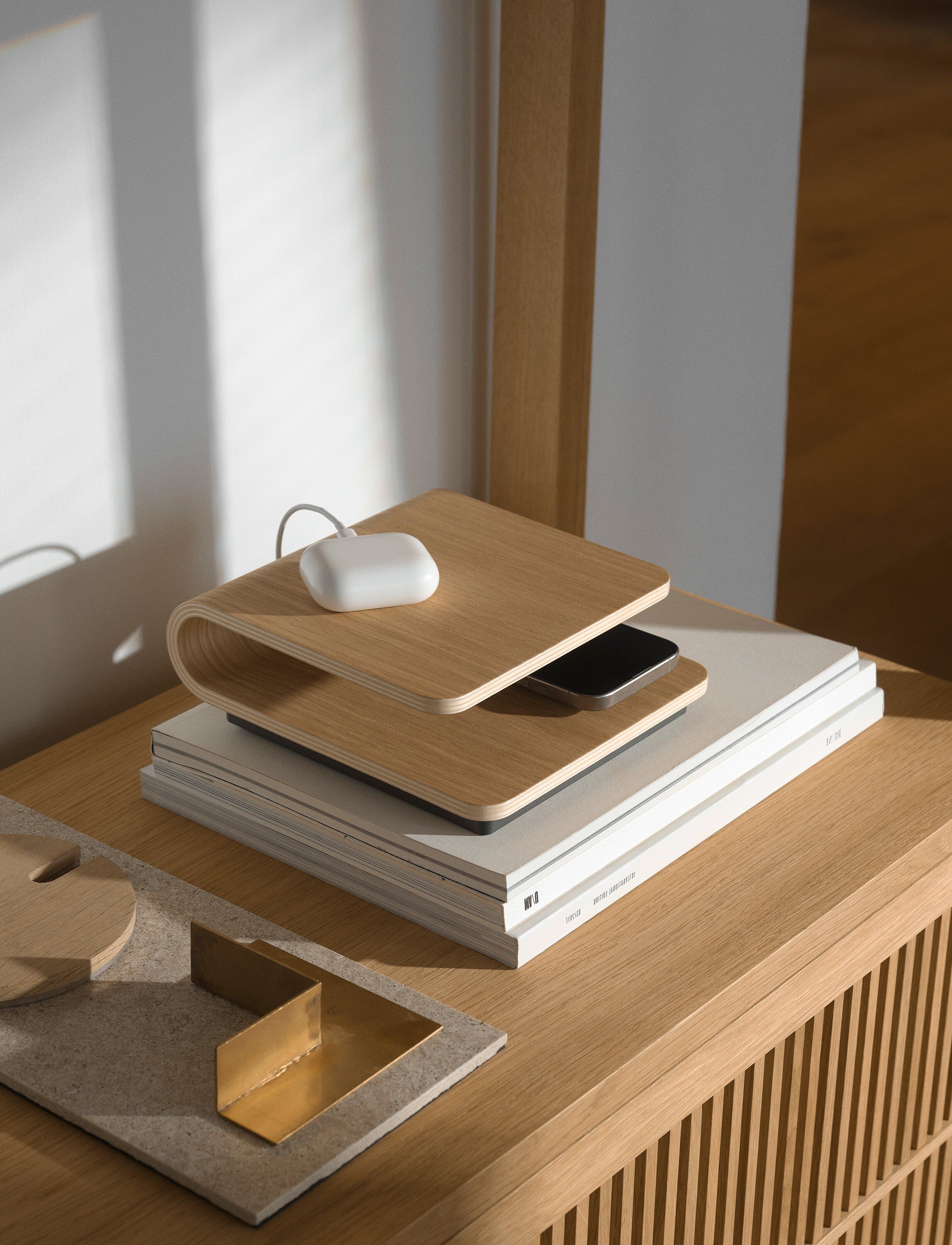 Ro tr&aring;dl&ouml;s laddare oak