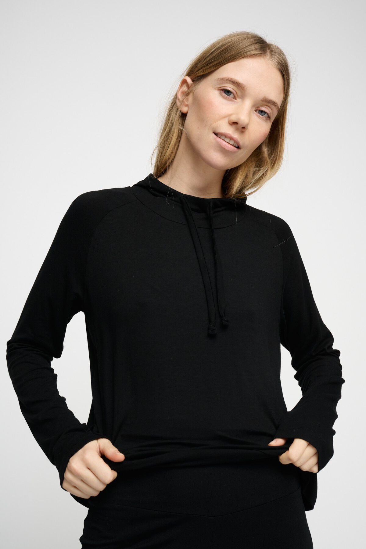 Sweatshirts & sweatpants