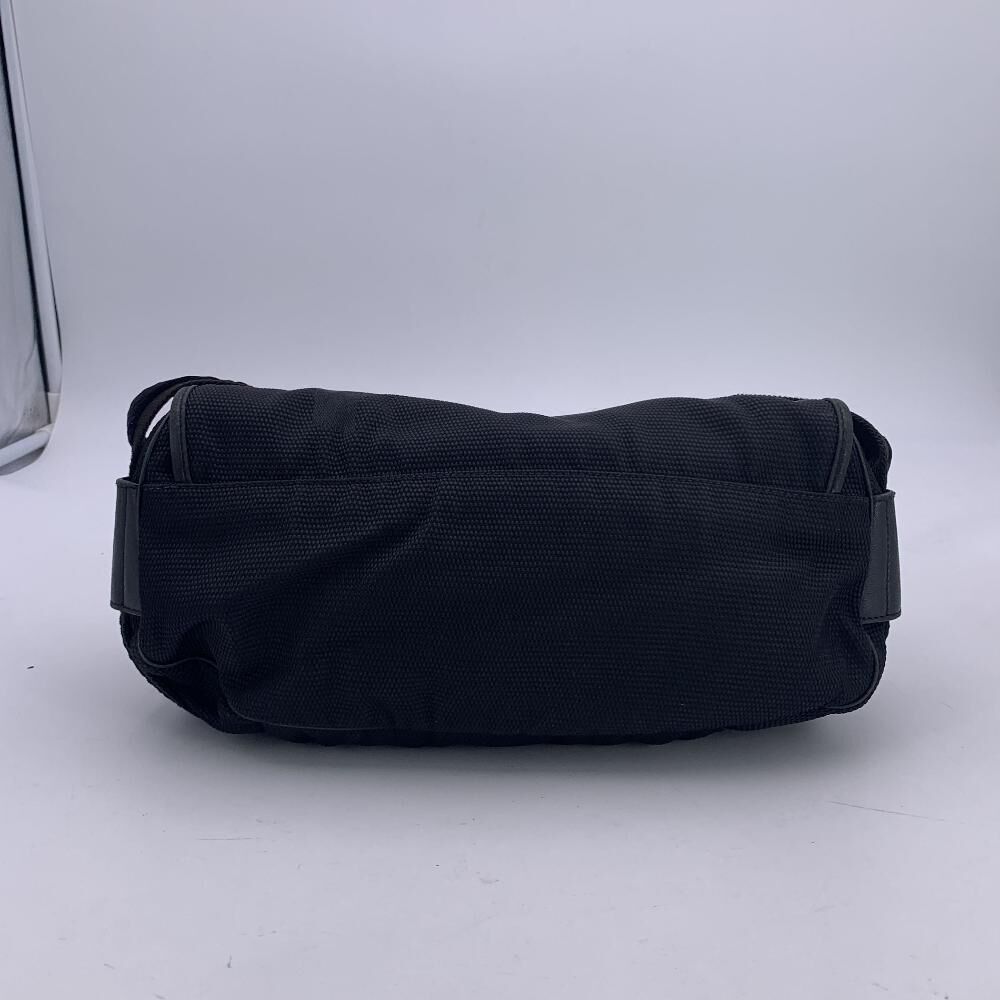 Yves Saint Laurent Shoulder Bag