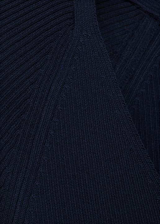 SWEATER. -- SESETA