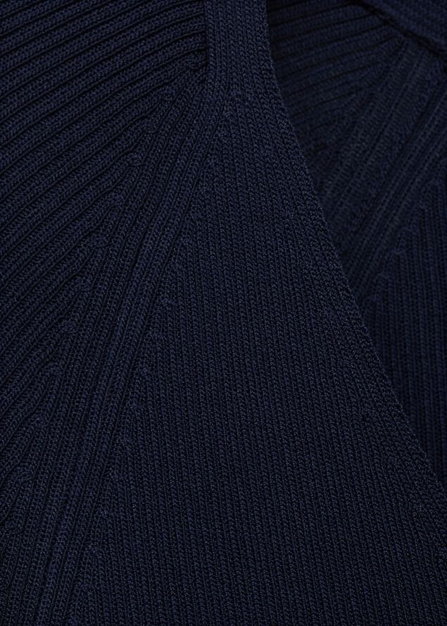 SWEATER. -- SESETA