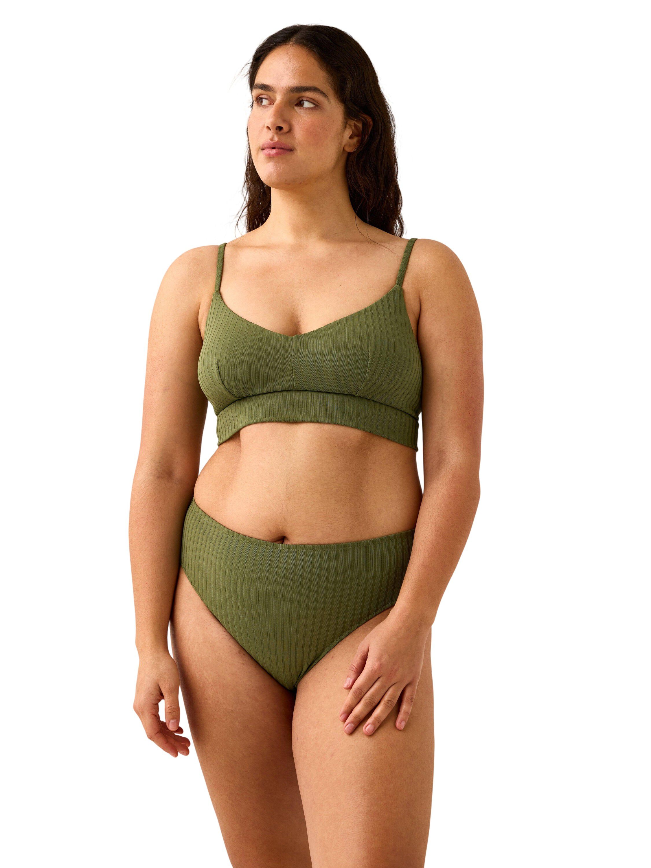 Ribbed, unpadded bikini top.