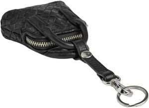 Amayambg Charm, Weave