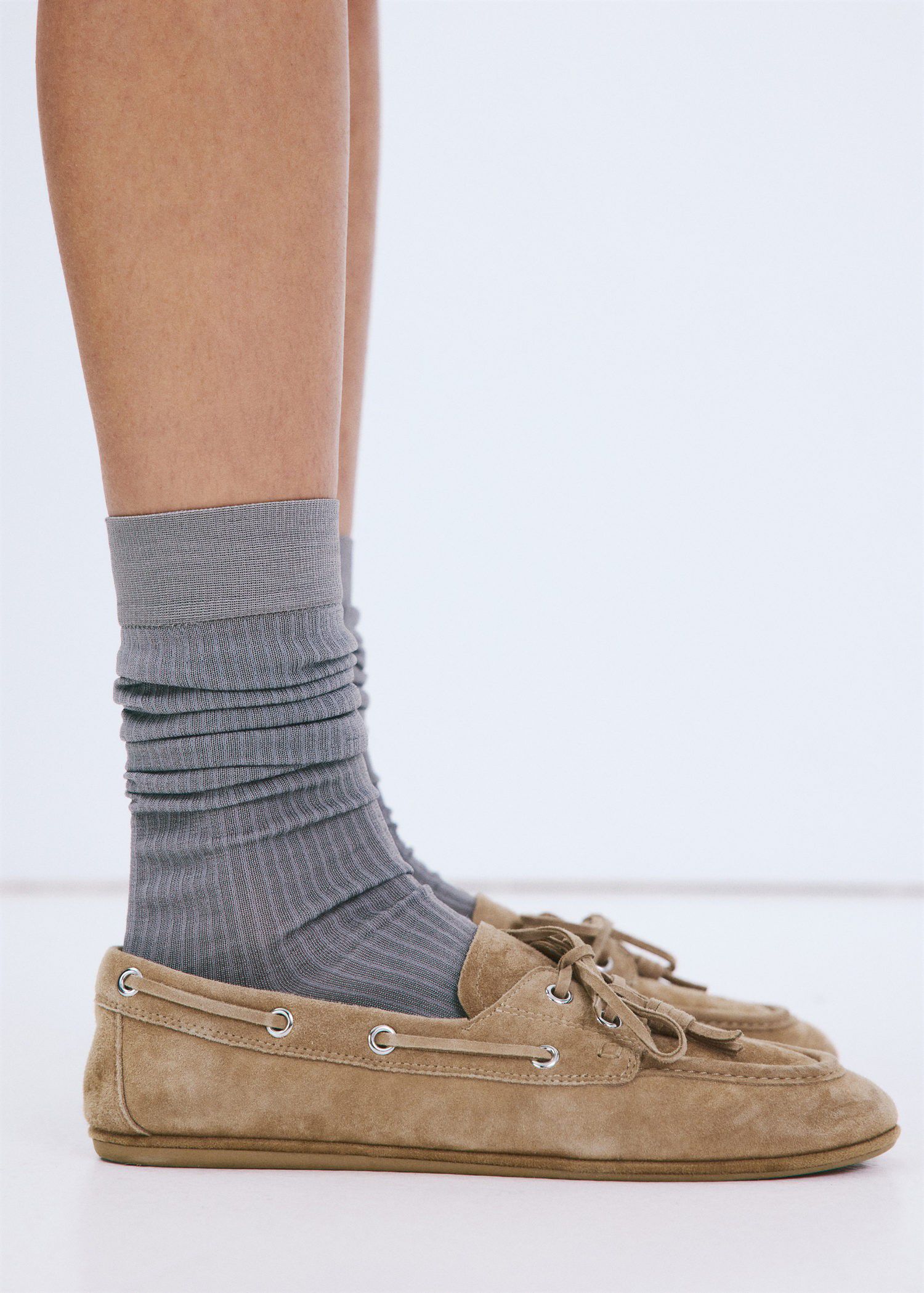 Deck shoes with laces