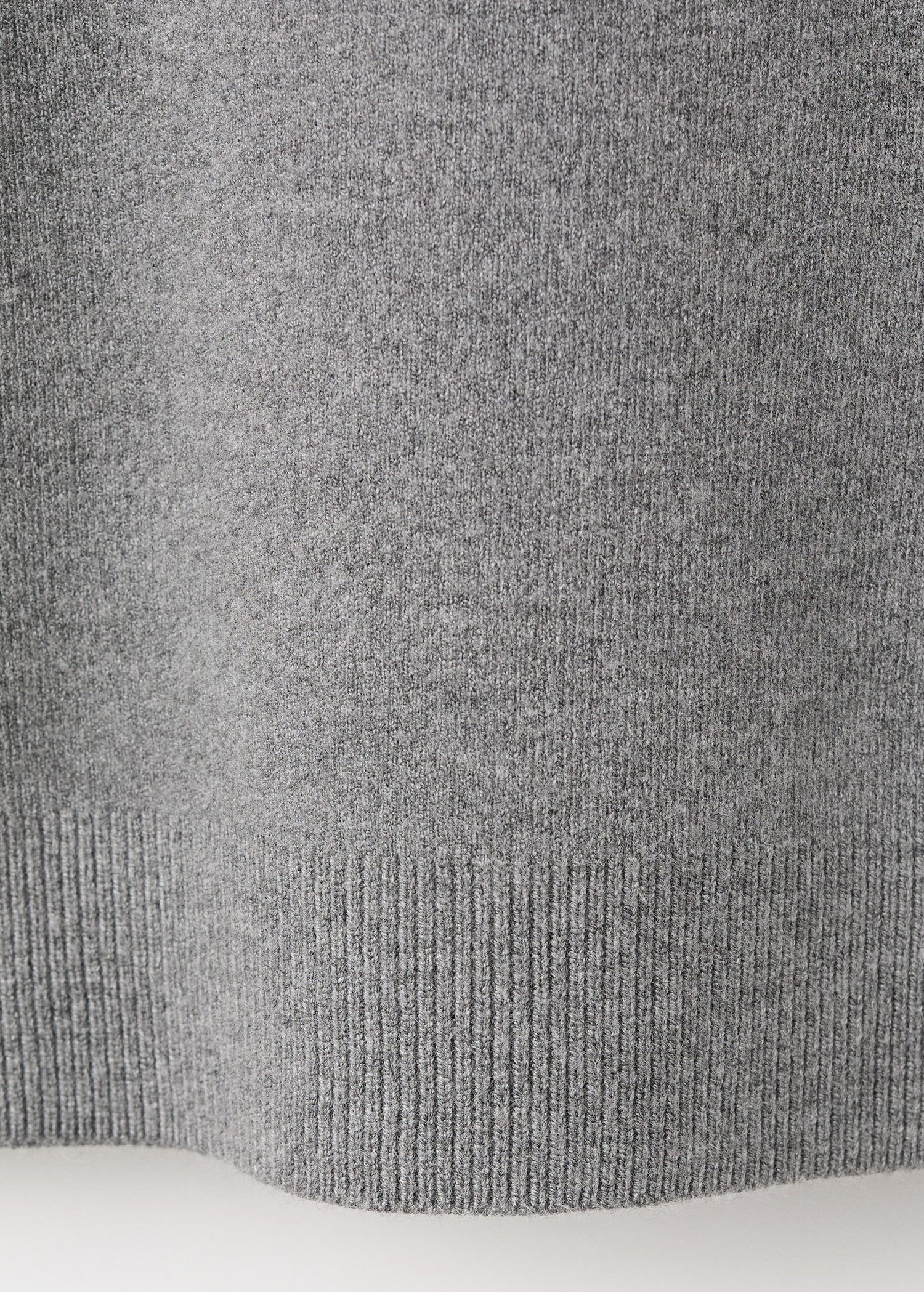 Turtleneck sweater with zip