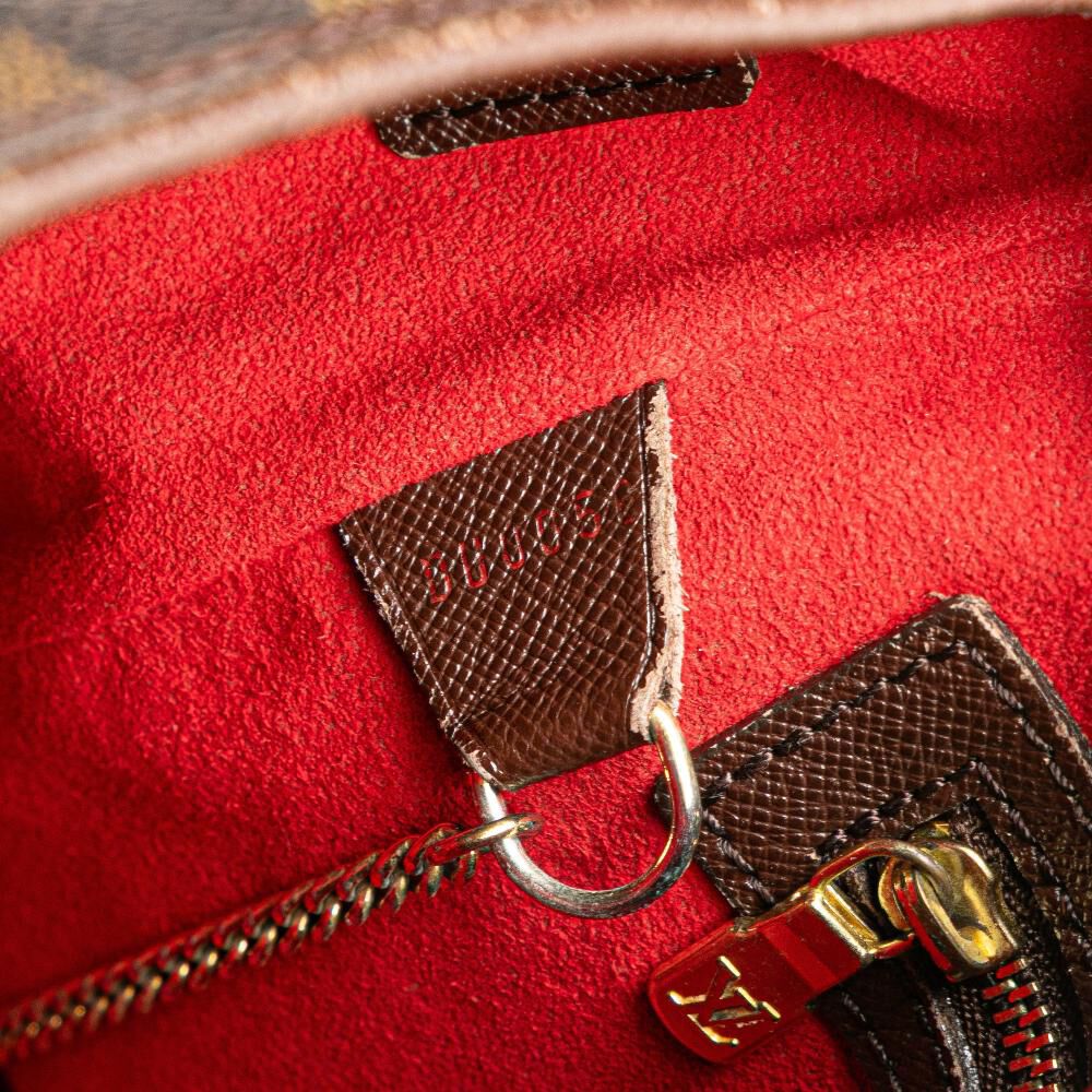 Louis Vuitton Marais