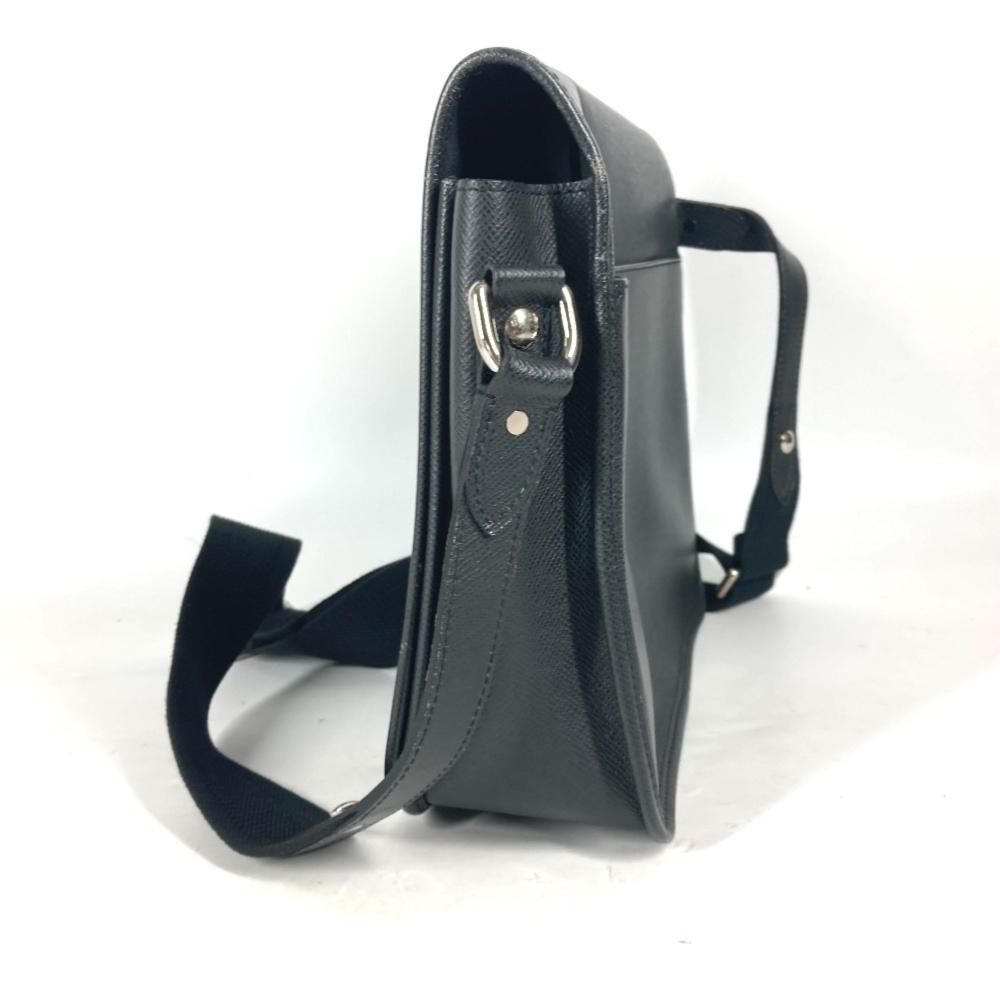 Louis Vuitton Messenger