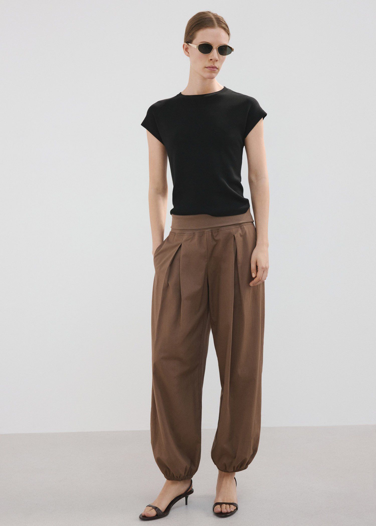 Short-sleeved knitted cotton sweate