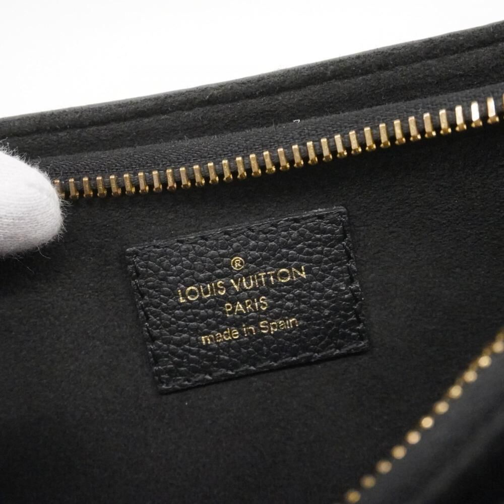 Louis Vuitton Shoulder Bags