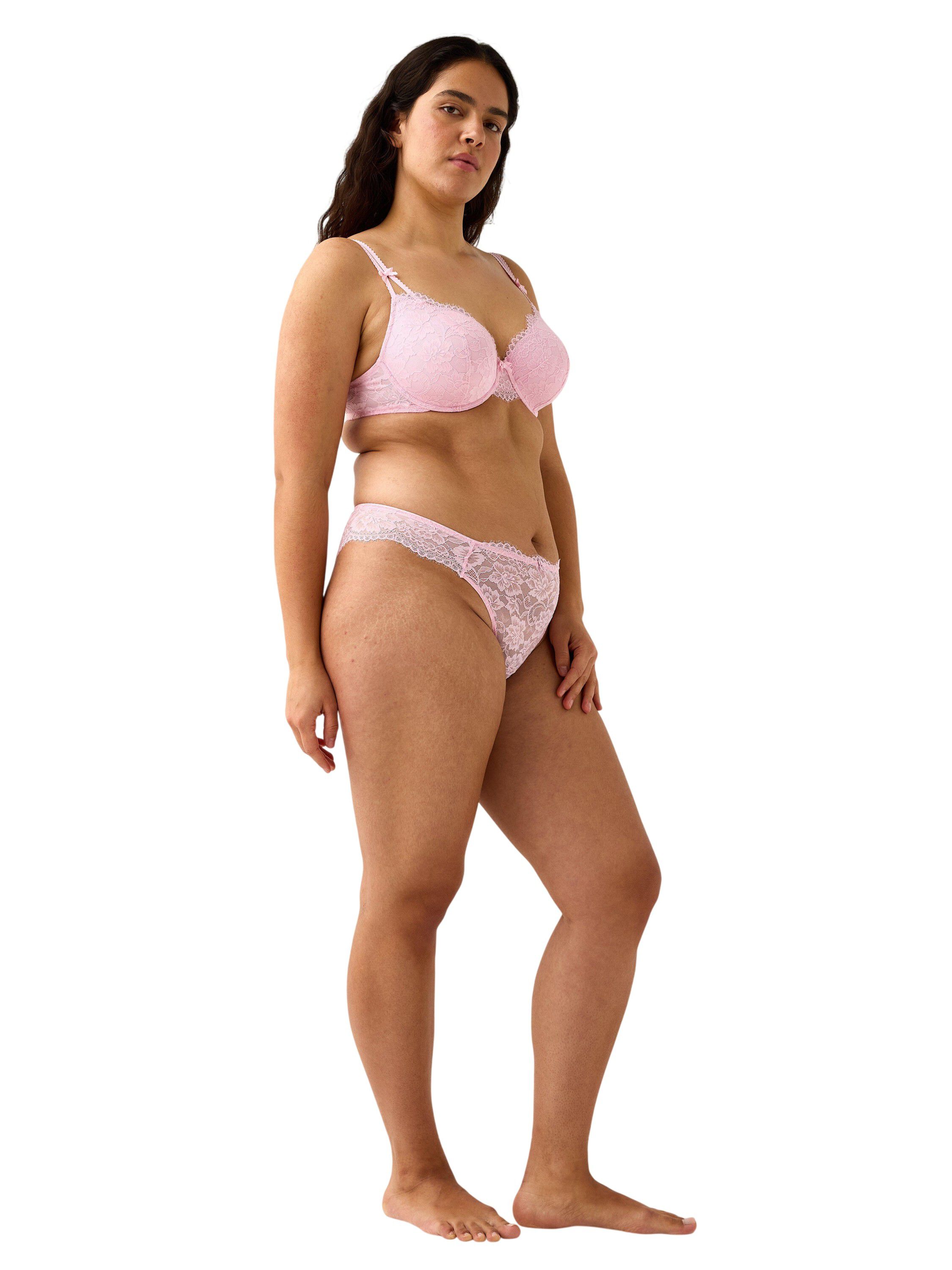 Brazilian briefs in soft lace with