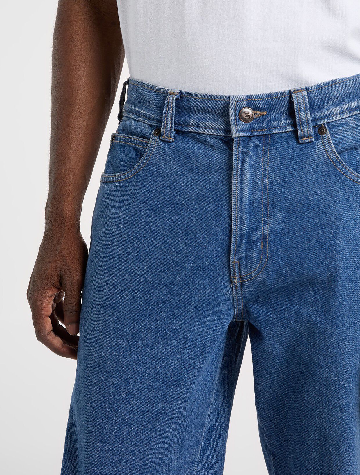 954 RELAXED STRAIGHT WORK JEANS CLA