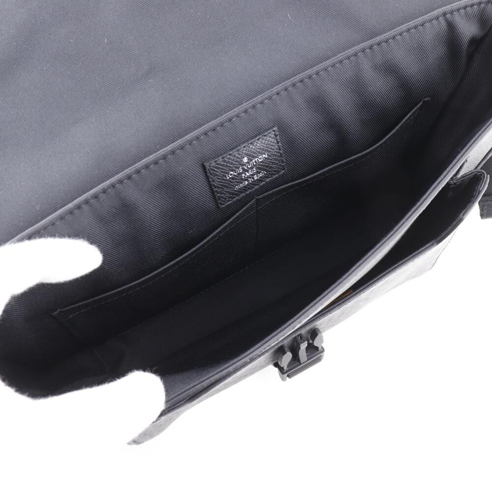 Louis Vuitton Messenger