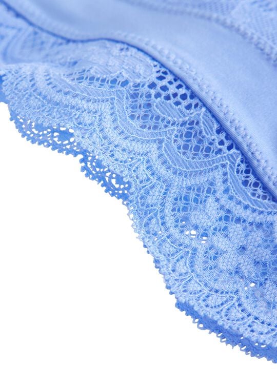 Brazilian trosor i spets