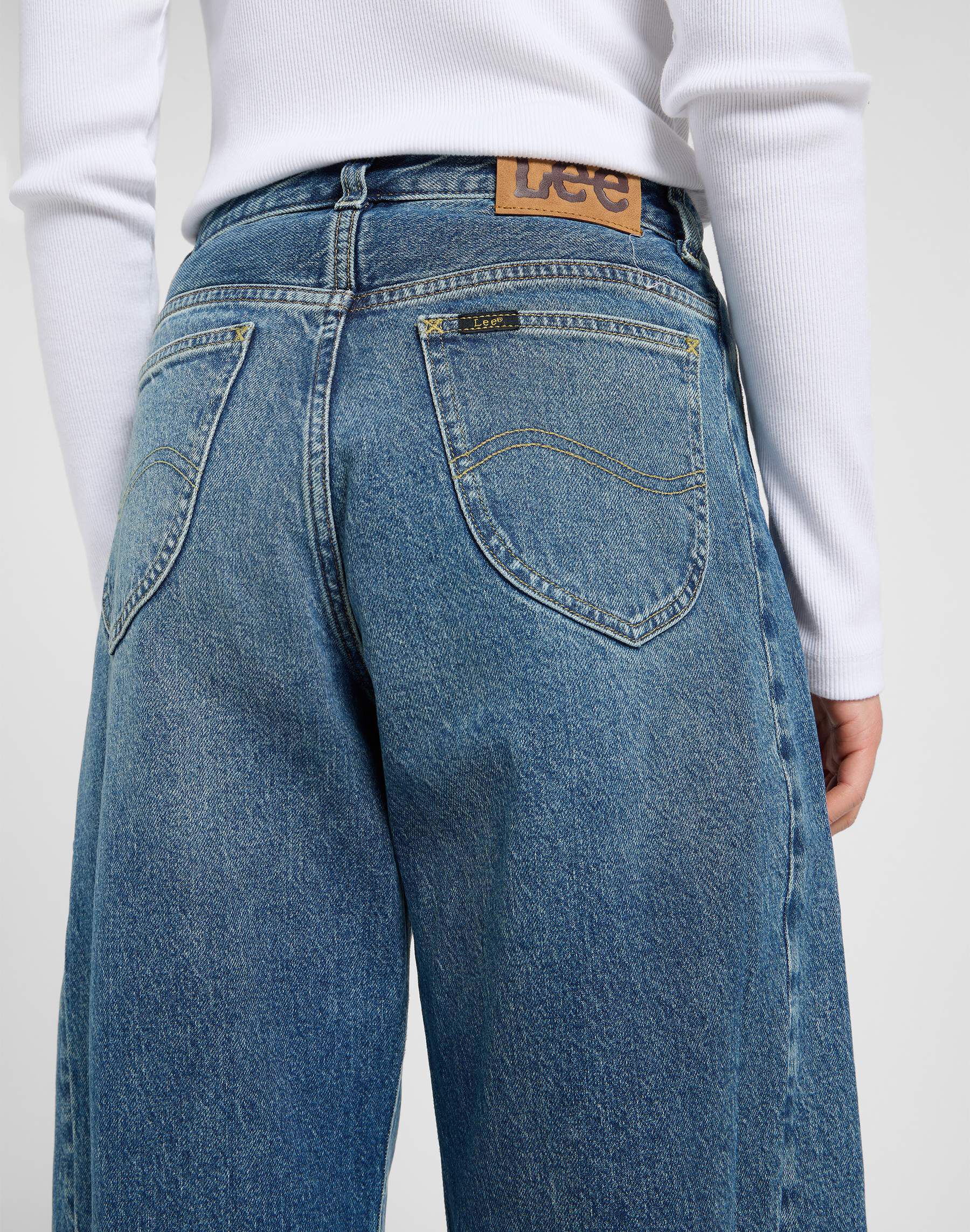 RIDER_BARREL GOING_FORWARD