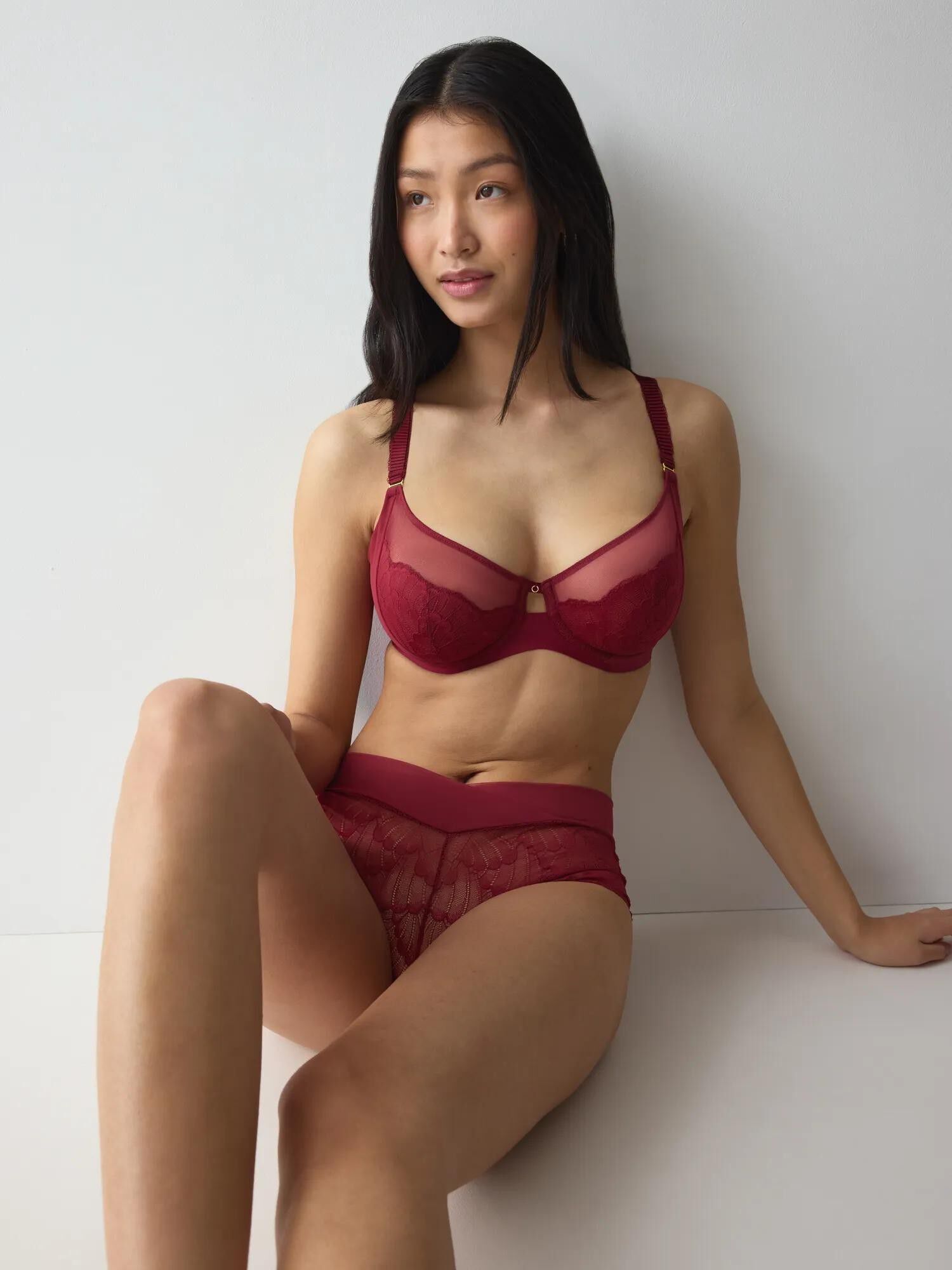 Love in Lace W
