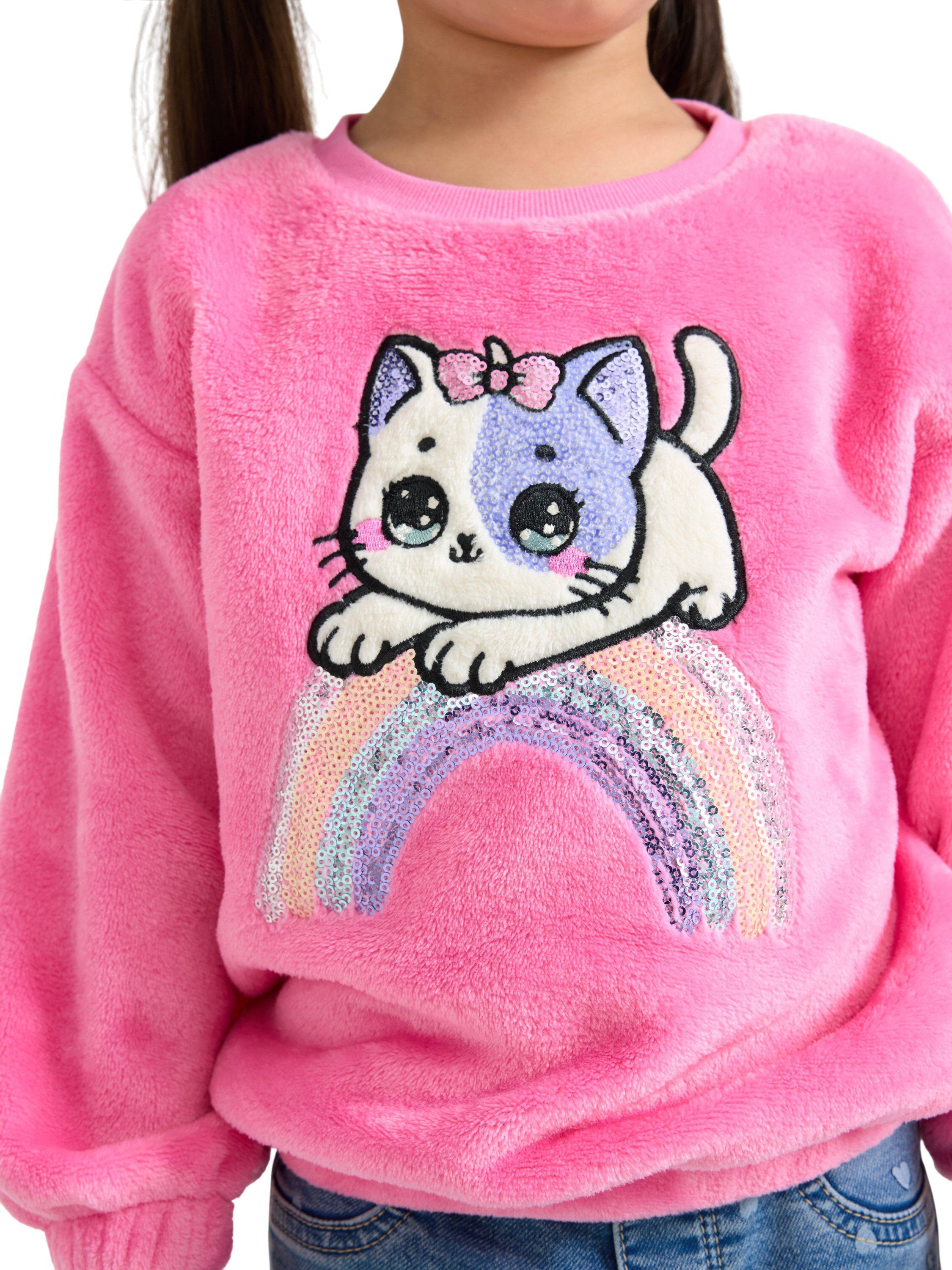 Comfy jumper in soft pile with a cr