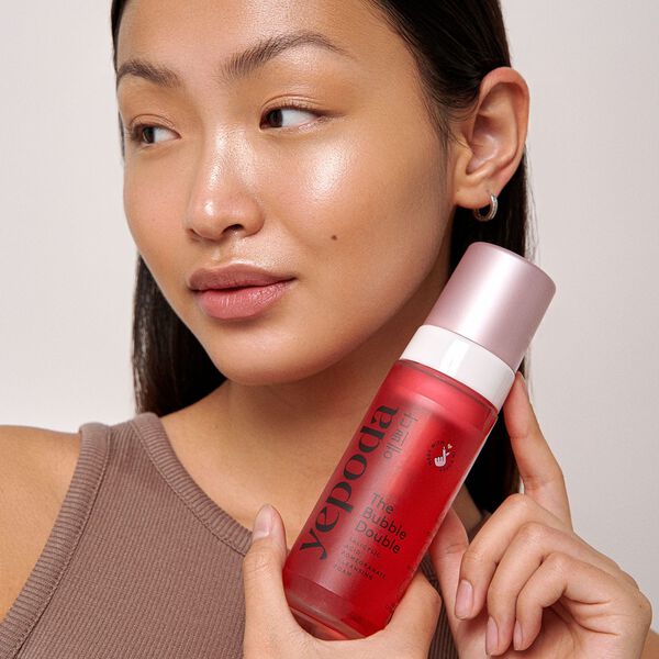 The Bubble Double - Rengöringsmousse med salicylsyra och granatäpple