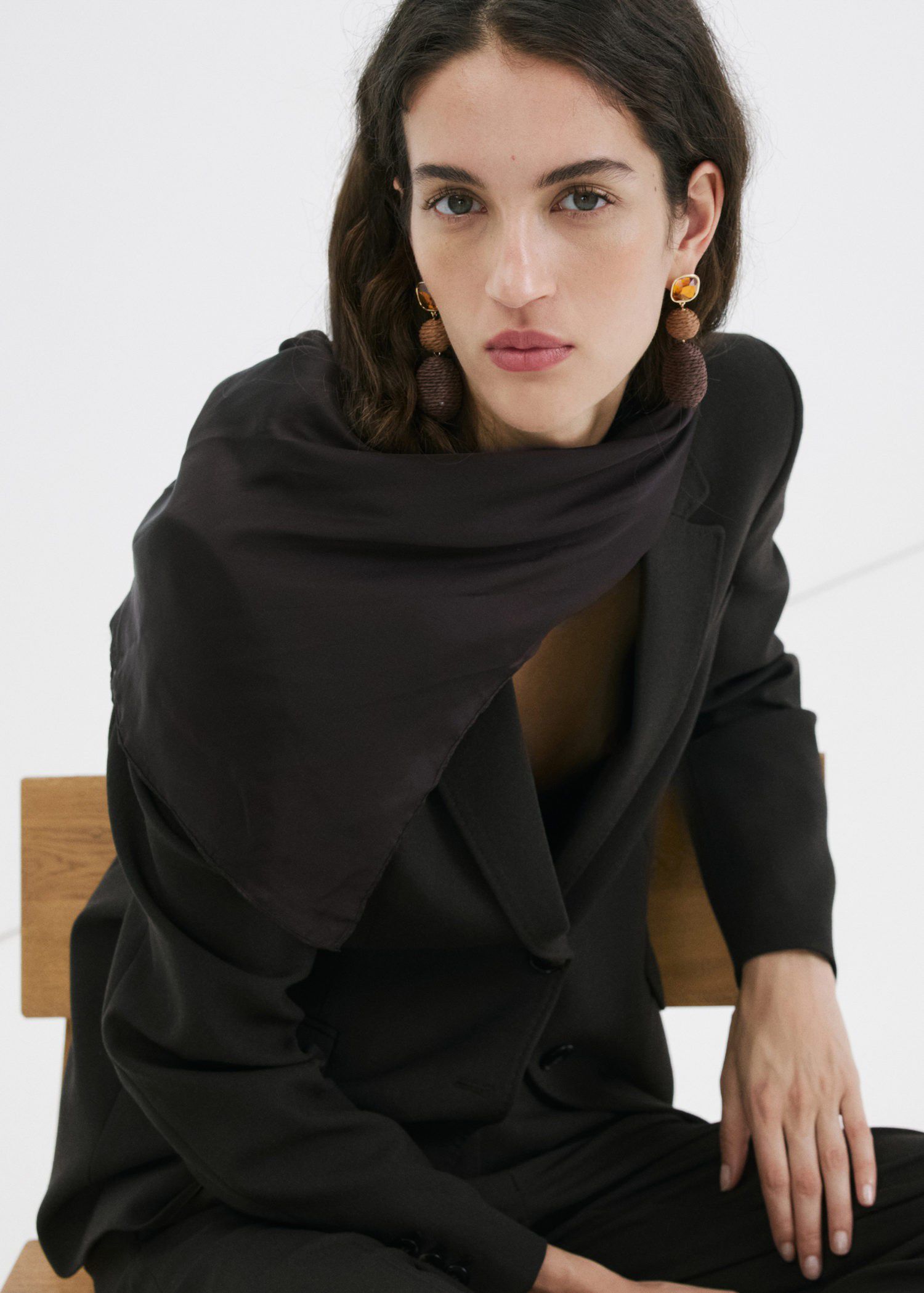 Natural fibre hanging earrings