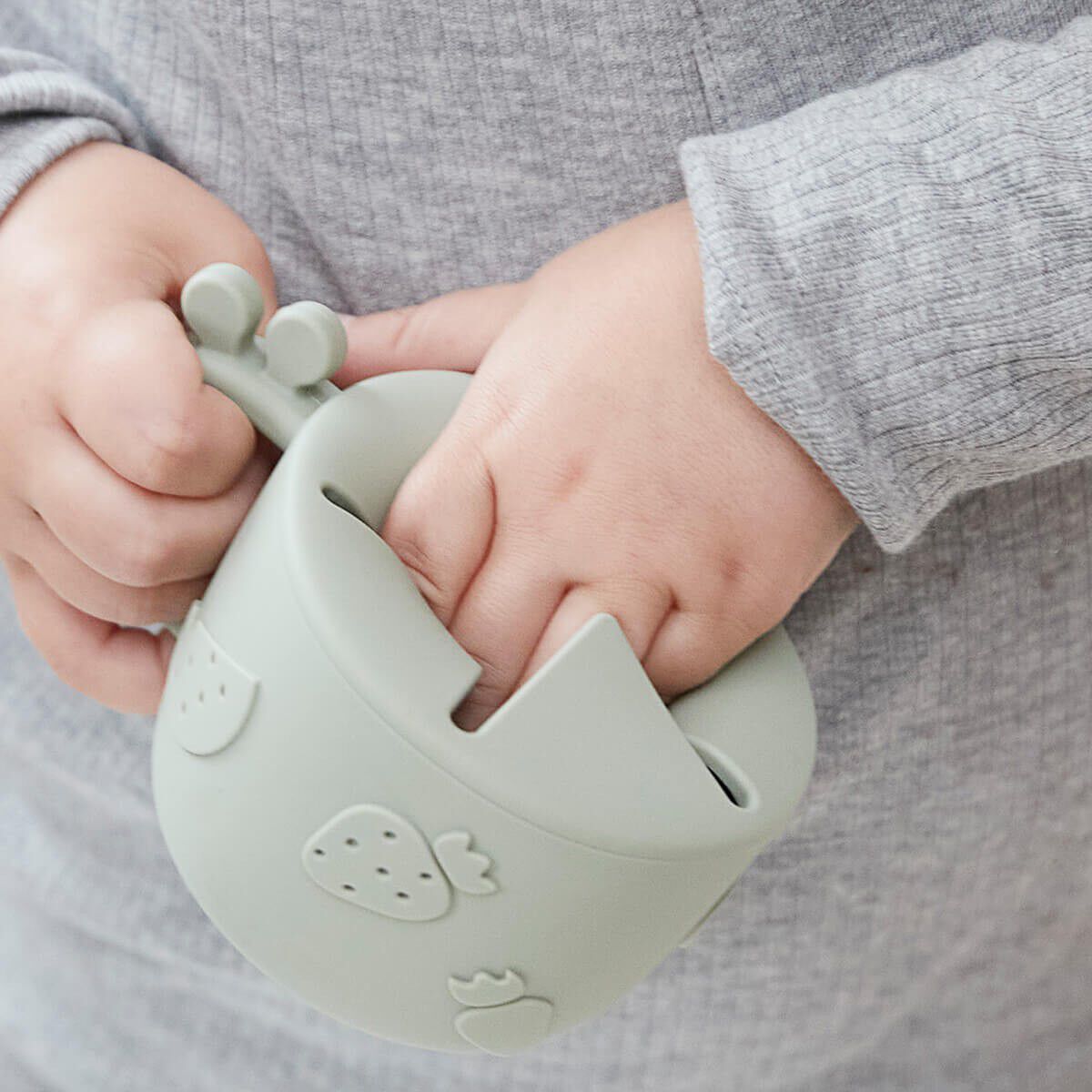 Peekaboo snack kop Raffi Bl&aring;