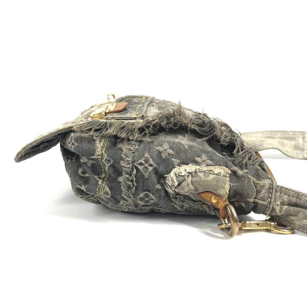 Louis Vuitton Shoulder Bags