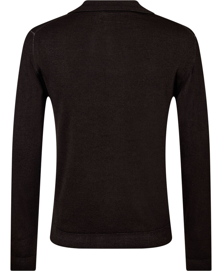 KNITWEAR