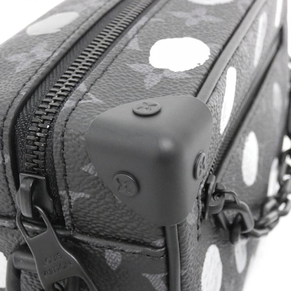 Louis Vuitton Shoulder Bags