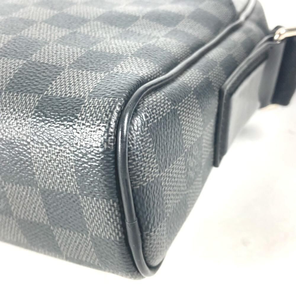 Louis Vuitton Messenger
