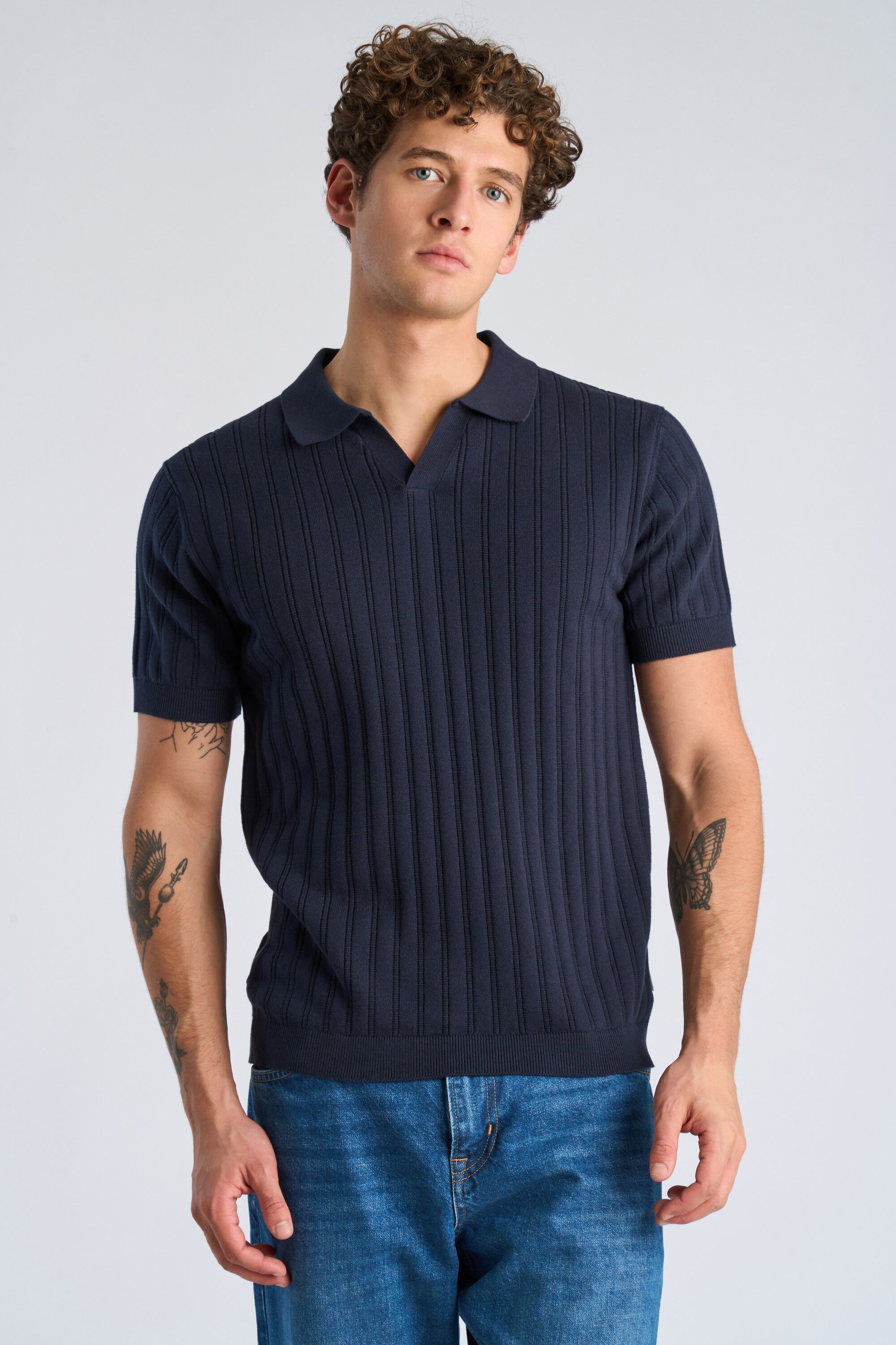 Knitted S/S v-neck polo