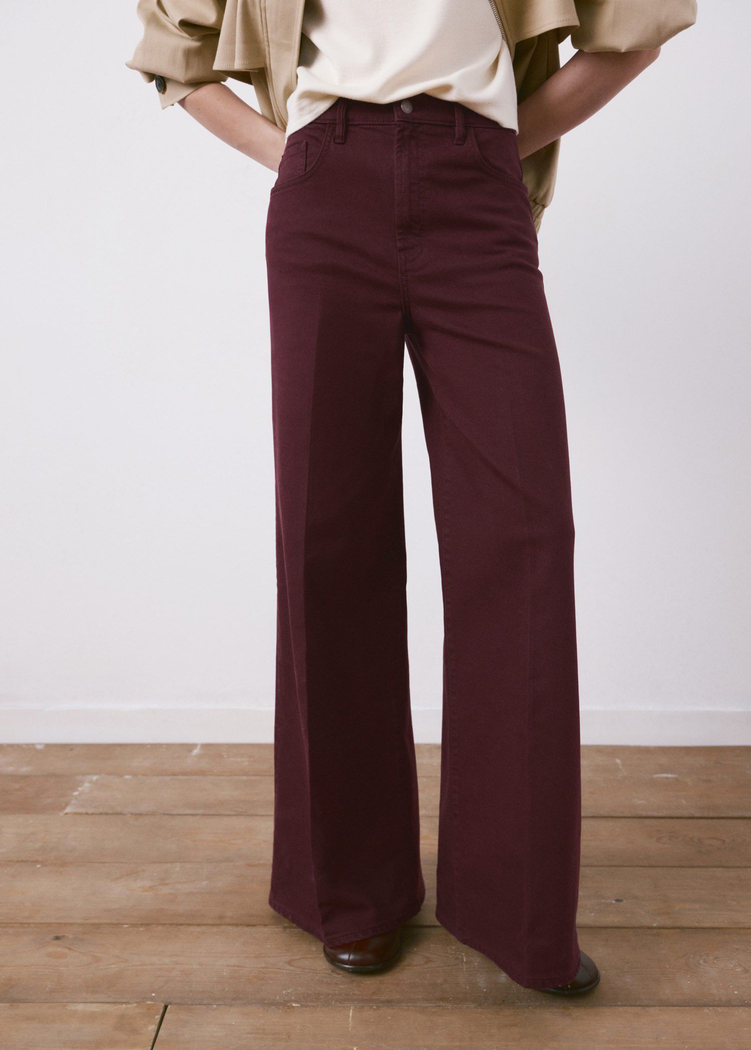 High-waisted wide leg jeans